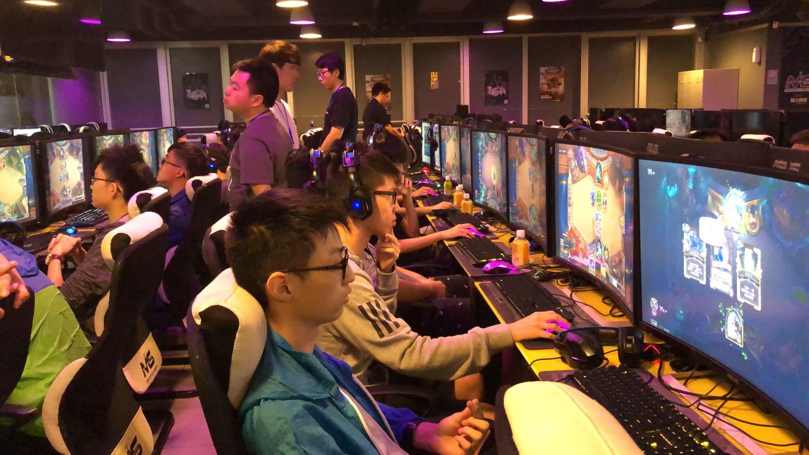 跨度較大 跨度較大